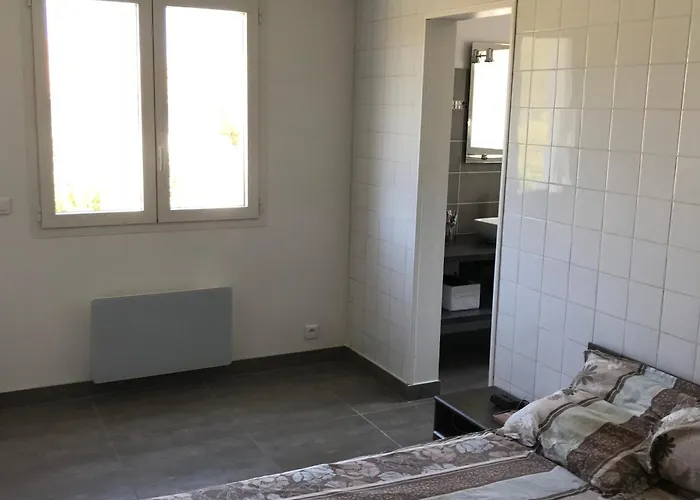 Plain Pied Idealement Situe Sainte-Lucie de Porto-Vecchio